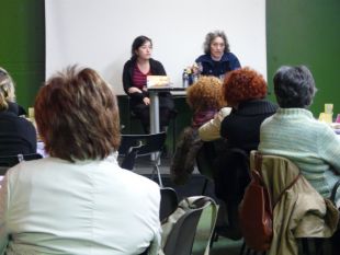 Z&eacute;lia Garc&iacute;a e Lidia Senra, na palestra previa &aacute; cea