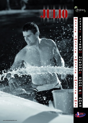 Velaqu&iacute; 'm&iacute;ster xullo', un dos que m&aacute;is tapados saen nesta calendario