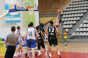 Encontro do Breog&aacute;n e o Rosal&iacute;a / Flickr: ciudaddevigobasquet