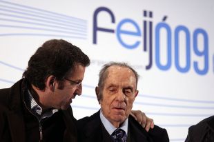 Feijoo a car&oacute;n de Fraga, a pasada fin de semana en Lal&iacute;n, en plena precampa&ntilde;a / Flicrk: PP de Galicia