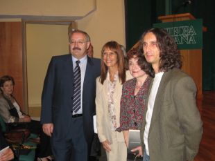Os autores Mar&iacute;a Rosa Lojo, Marina Guidotti de Sanchez e Ruy Far&iacute;as xunto con Ram&oacute;n Villares
