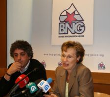 P&eacute;rez Bouza e Dolores Berm&uacute;dez, na conferencia de prensa