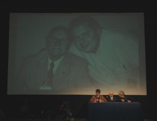 Xan Leira, Pousa Antelo e David Otero durante a presentaci&oacute;n do acto (clic para ampliar)
