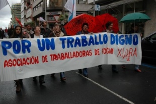 A asociaci&oacute;n Xiara, na manifestaci&oacute;n do 1 de marzo, ao seu paso polo San Pedro de Mezonzo