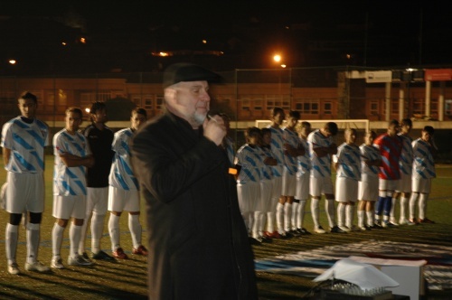 Sen apoio institucional, a Selecci&oacute;n Galega xoga en Compostela