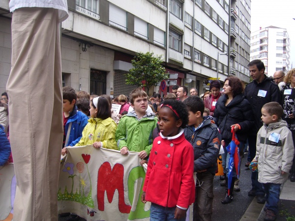 Manifestaci&oacute;n polo dereito a vivirmos en galego